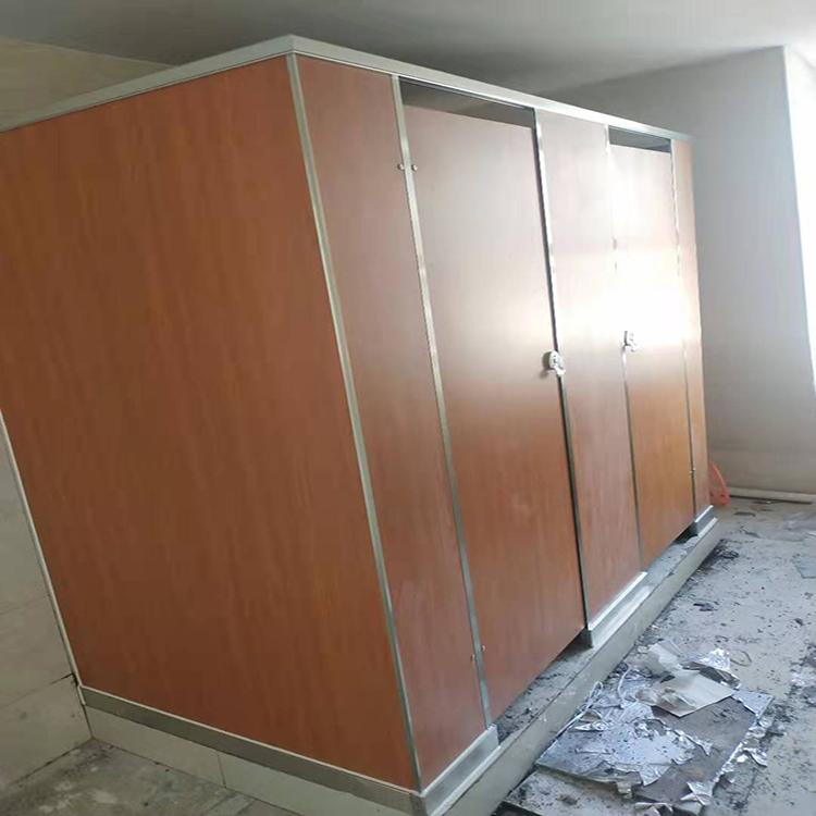 厕所隔断施工步骤
